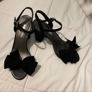 velvet bow heels